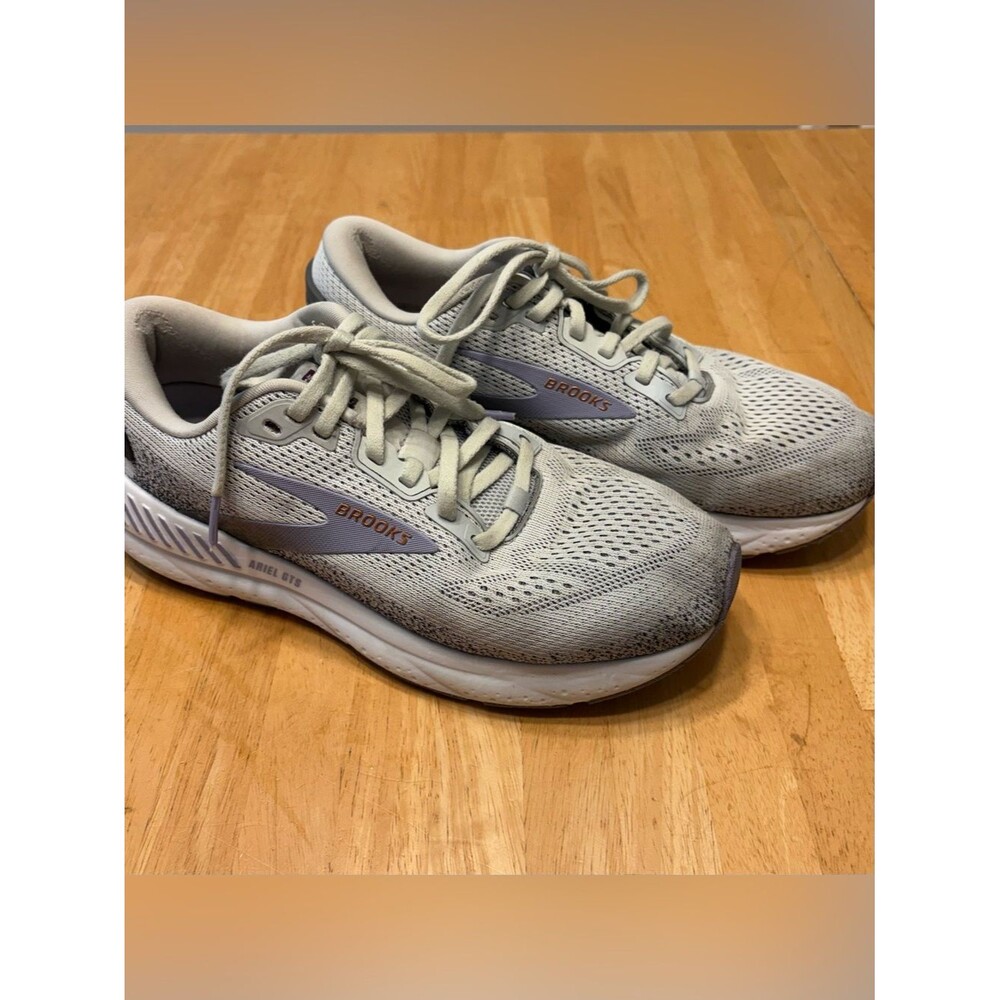 Brooks Ariel 24 GTS Women's Running Shoes Size 9